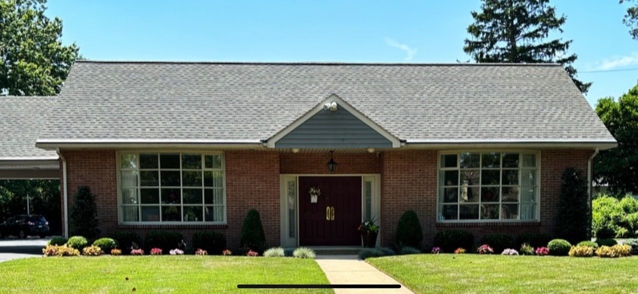 mann-slonaker funeral home exterior photo