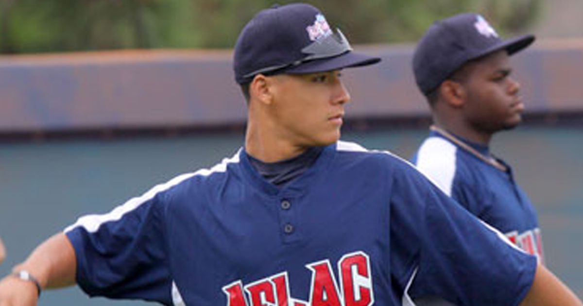 Javier Baez playing baseball in high school