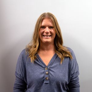 Headshot of Lisa Mowen, Customer Service Representative for KSSG.