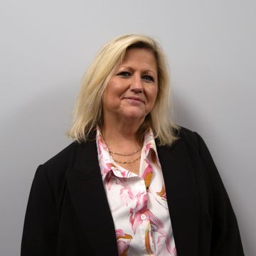 Headshot of Sheri Thomas, Vice President and General Manager of KSSG.