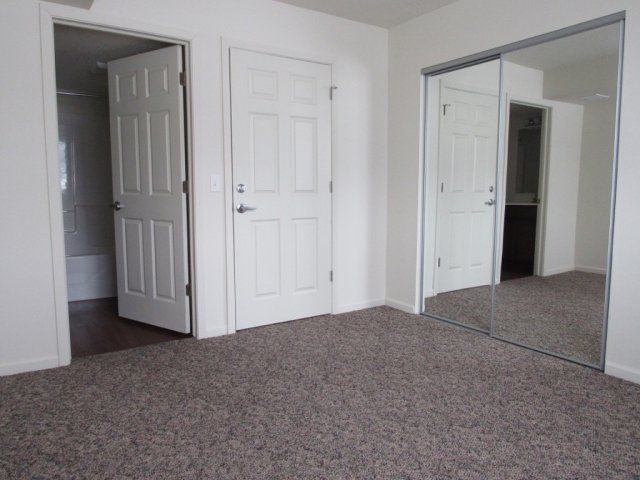 Bedroom | Cardinal Corners