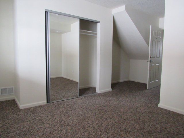 Bedroom | Cardinal Corners