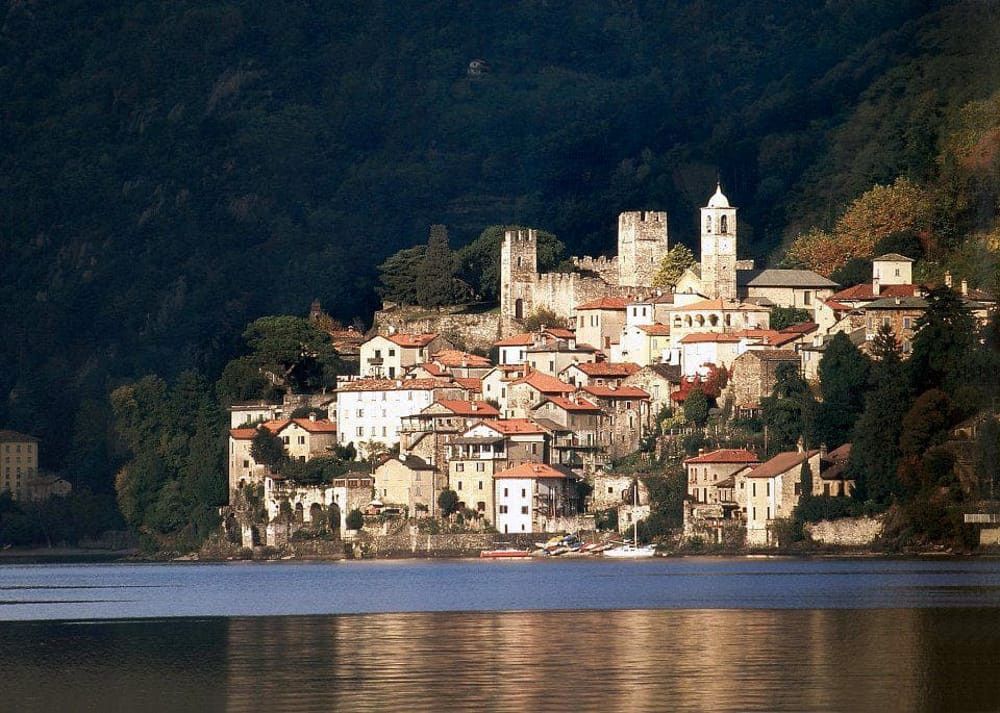 lake Como private boat tours 2 hours
tour privato di 2 ore sul lago di Como Italia