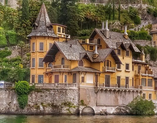 lake Como private boat tours 2 hours
tour privato di 2 ore sul lago di Como Italia