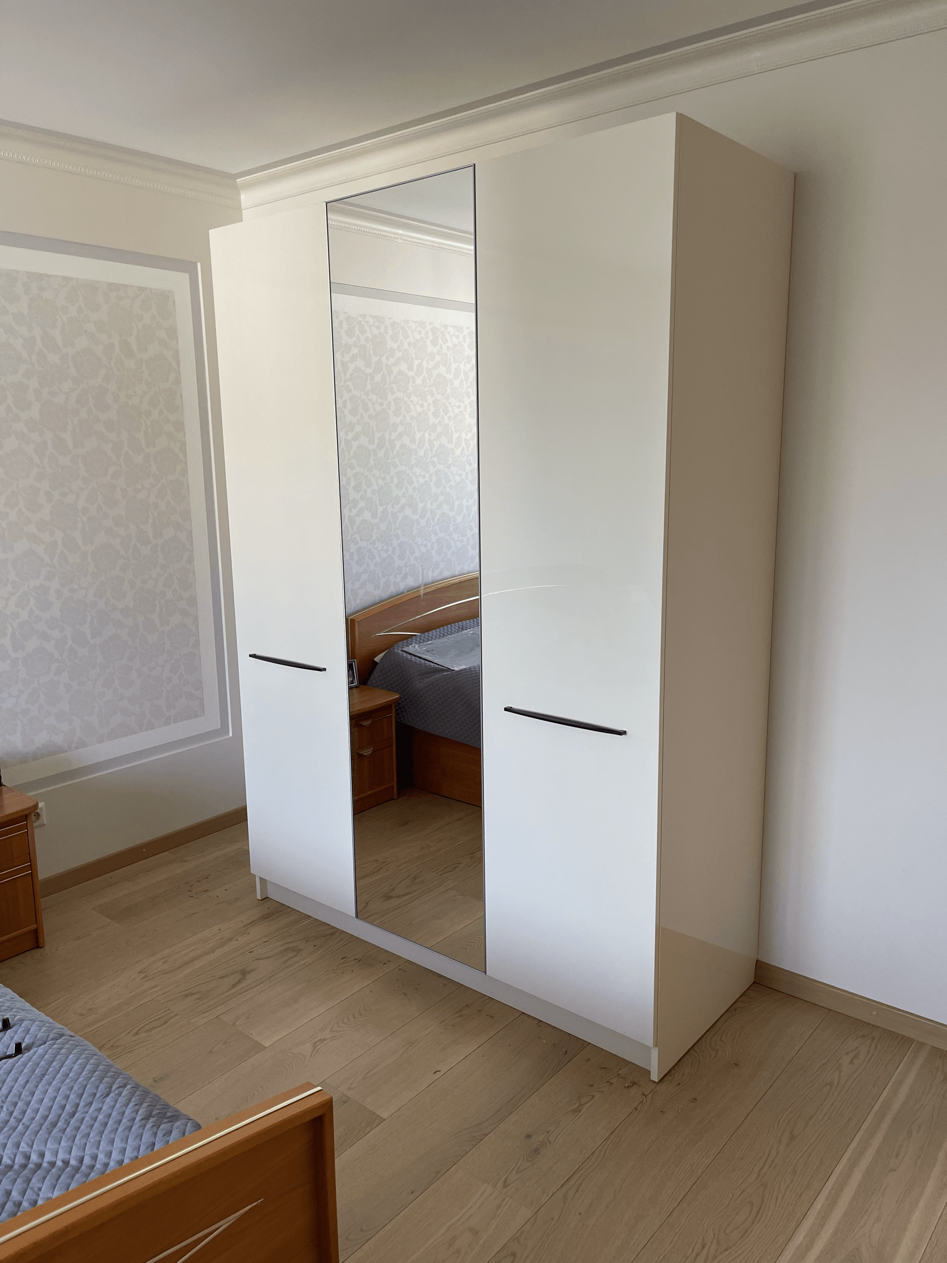 Ražots Latvijā. Virtuves, virtuves iekārtas. Skapji, iebūvējamie skapji