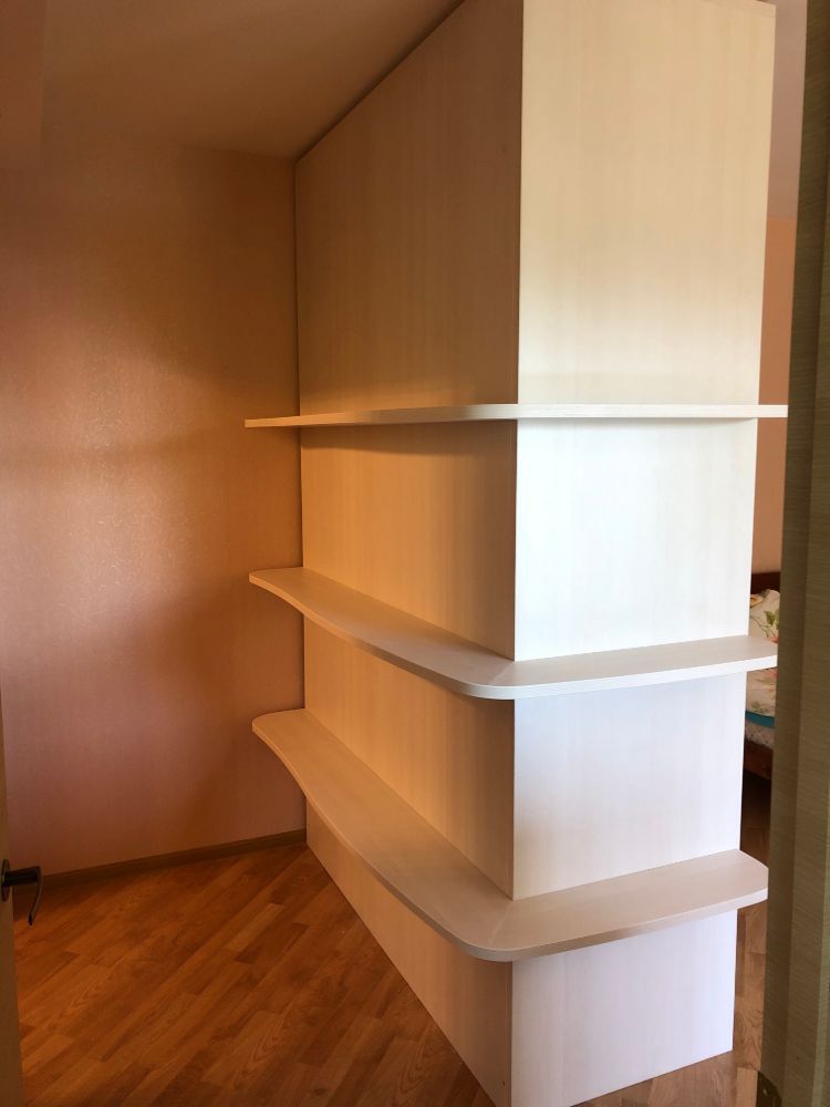 Iebūvējamie skapji,  Drēbju pakaramie