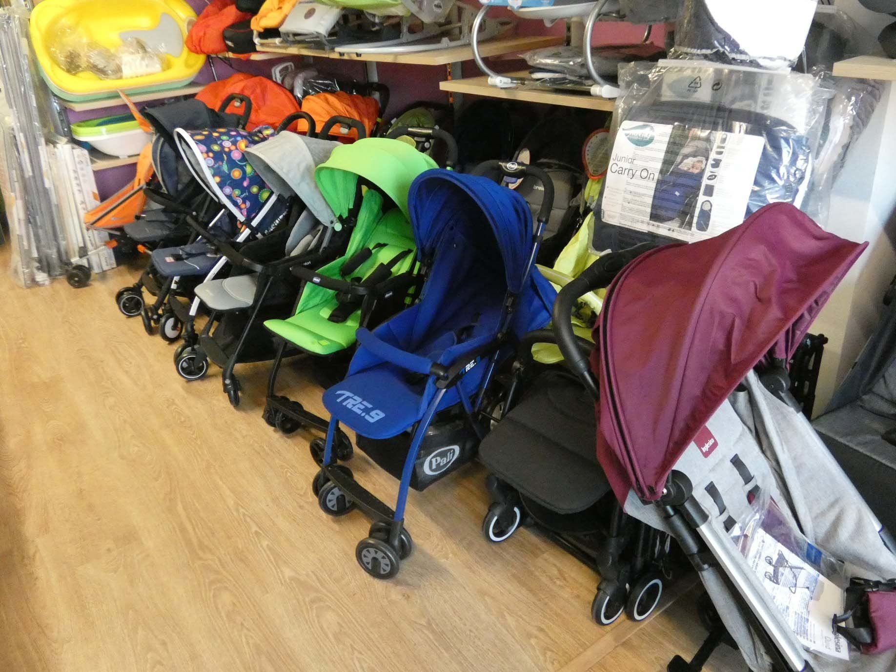 assortimento di passeggini