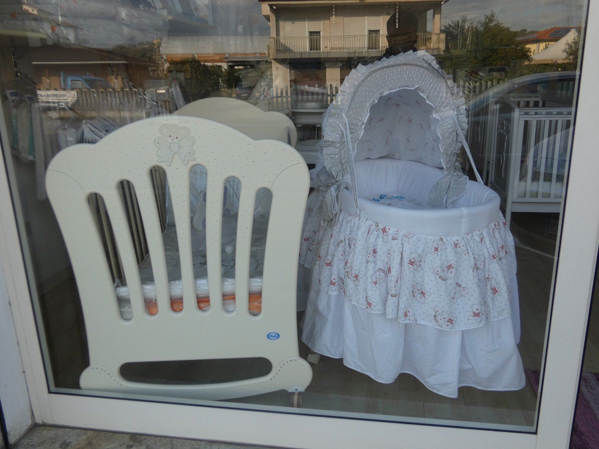 diverse tipologie di culle e lettini