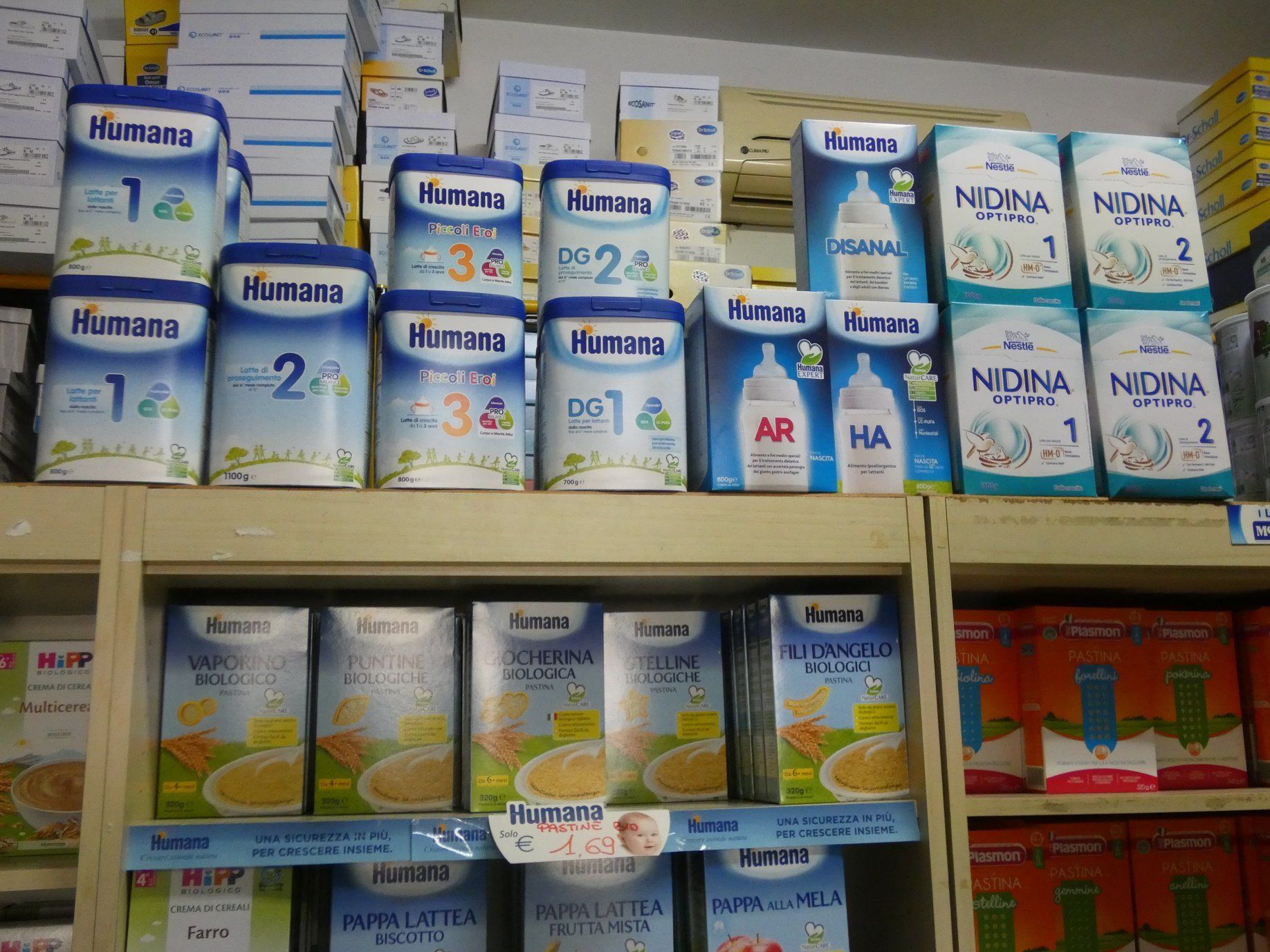 scaffale di omogeneizzati