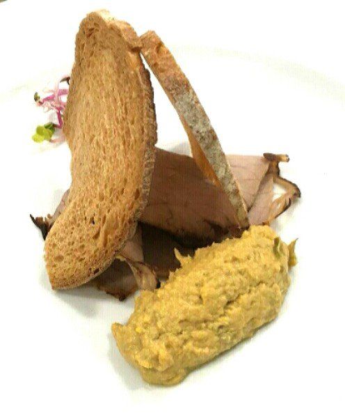 Fette di pane e patè