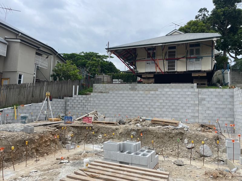 Block retaining walls