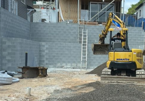 Link block retaining walls