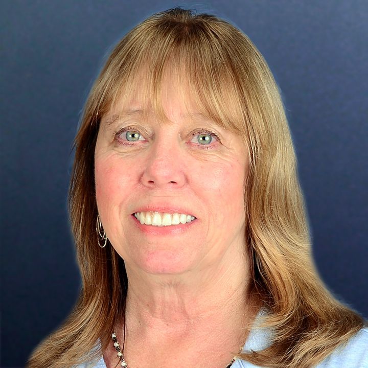 Donna Paton Headshot