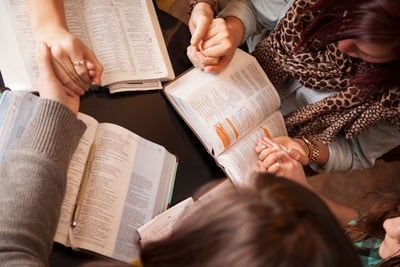 women praying