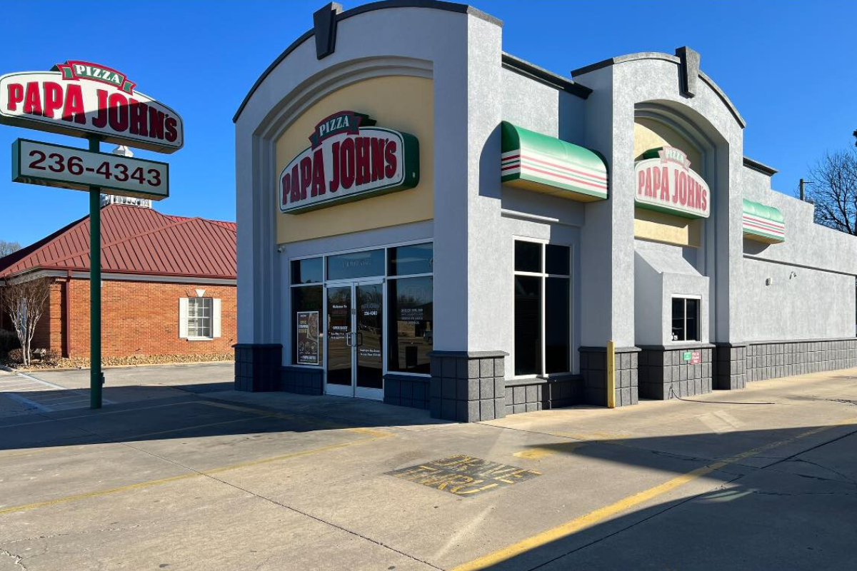 exterior of papa johns painted by the alex's painting & remodeling team