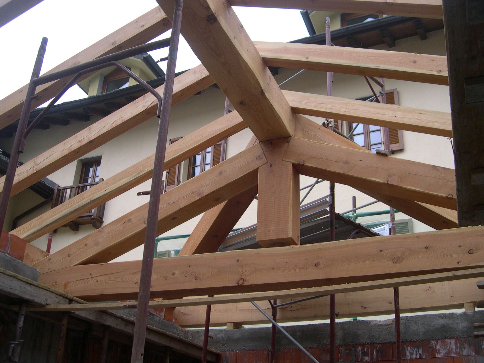 struttura tetto in legno Jacquemod F.lli Aosta