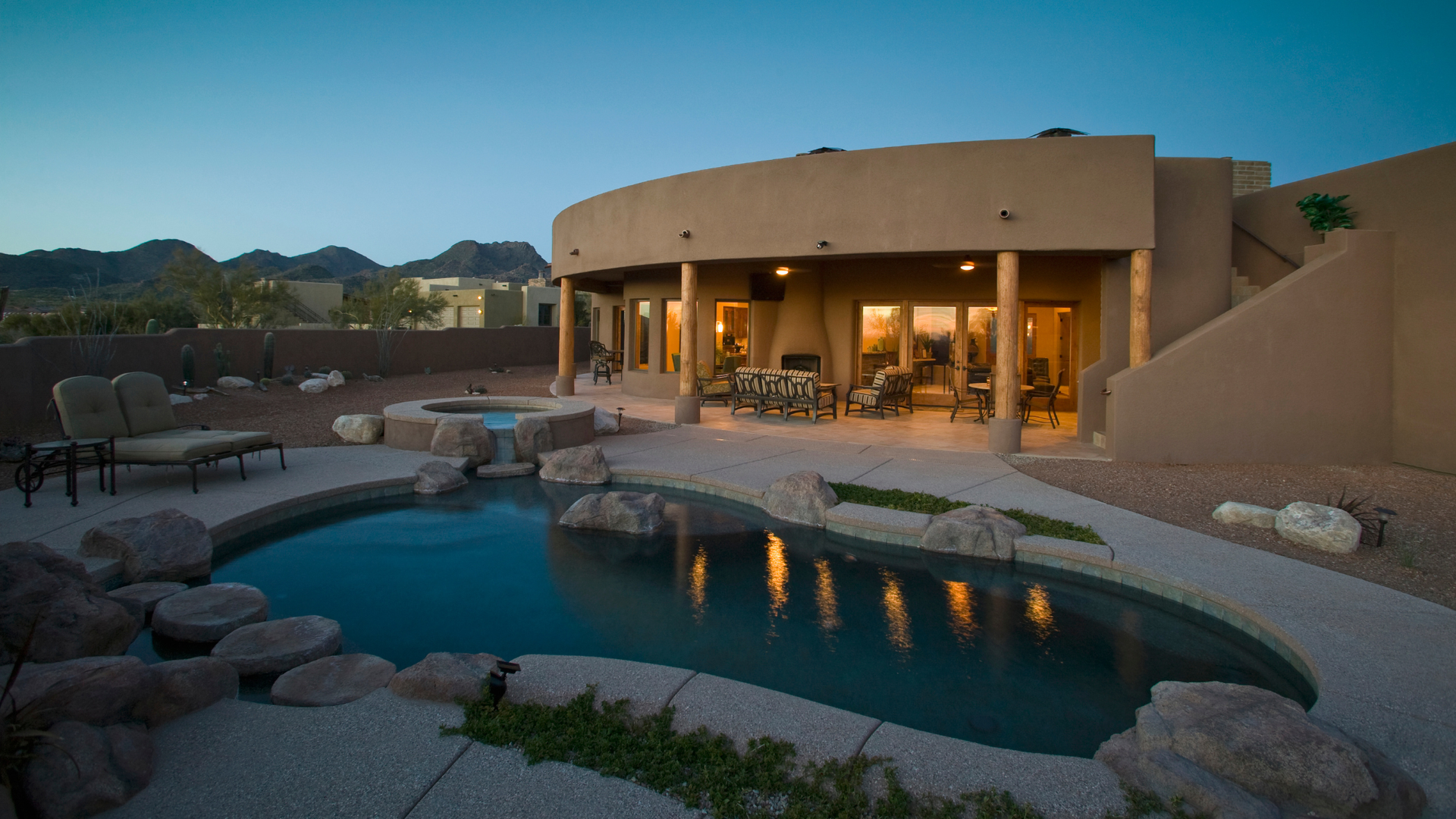 Elevate your Arizona home's exterior lighting in the winter