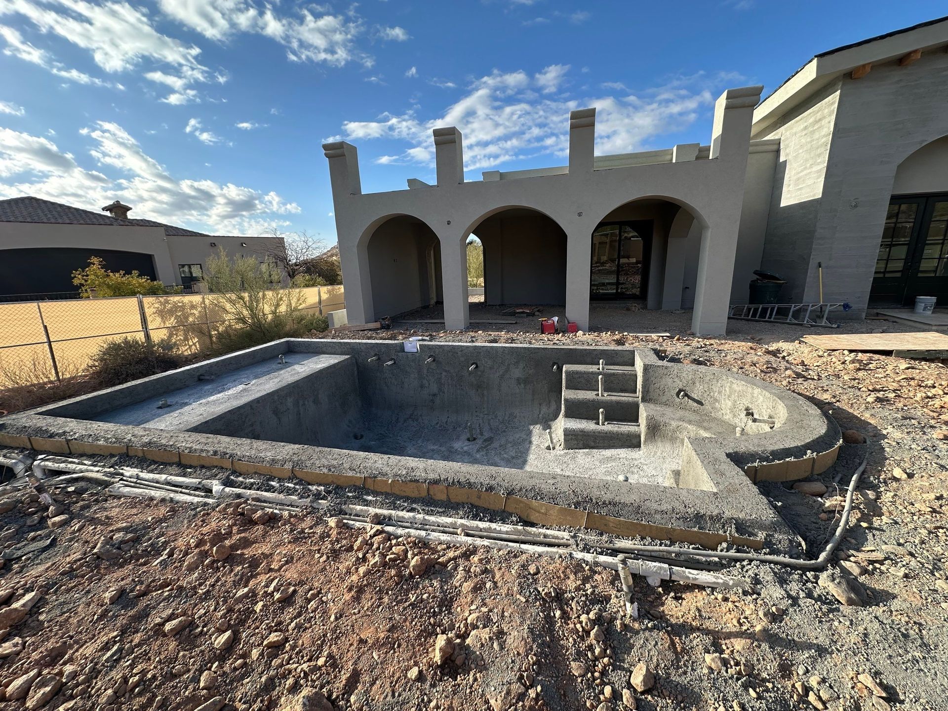 Custom Pool Builders in Arizona
