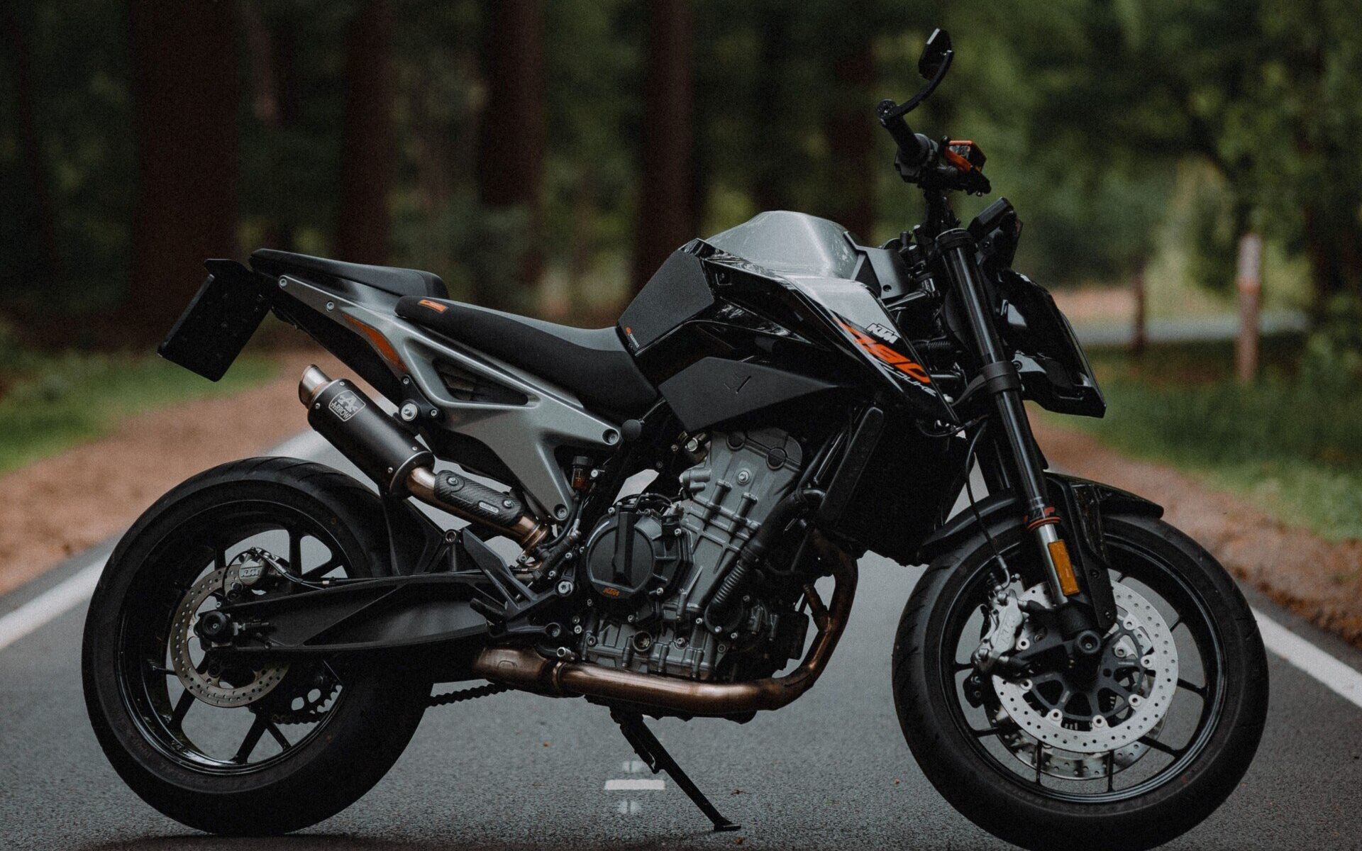 motorcycle detailing