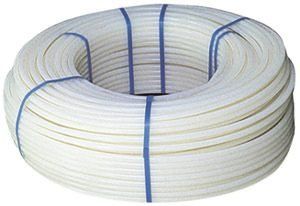 Tubo de plástico blanco enrollado, sujeto con correas azules.
