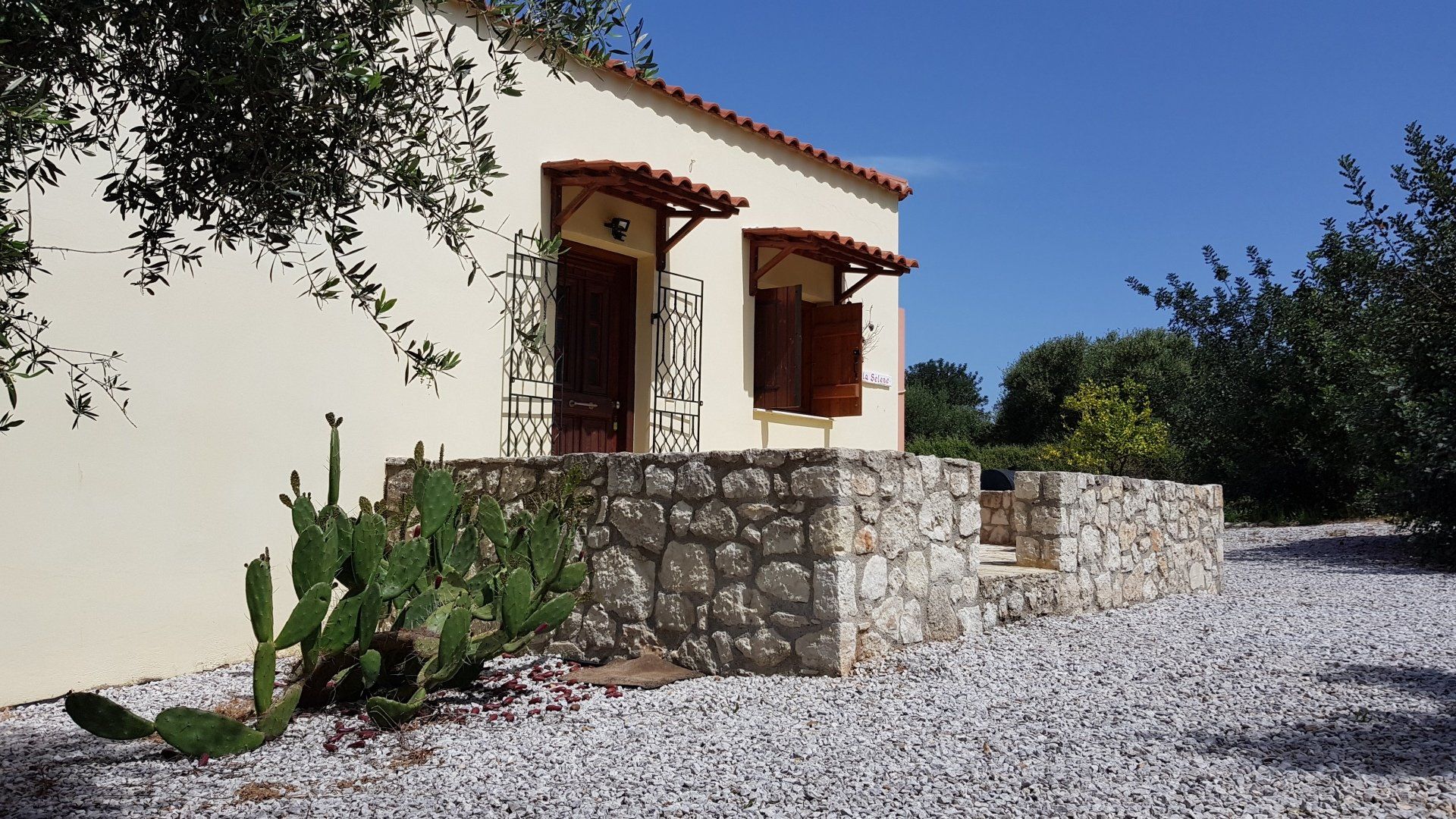 Villa Selene in Crete with steps down private pool