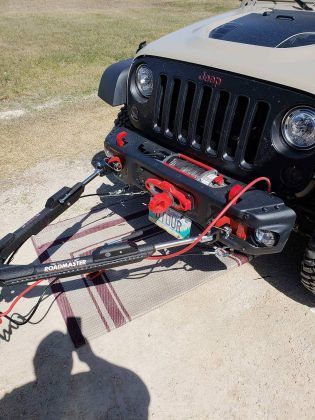 Roadmaster Nighthawk hooked up to Jeep Wrangler