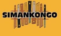 Un montón de cuchillos están alineados en fila con la palabra simankongo sobre un fondo amarillo.