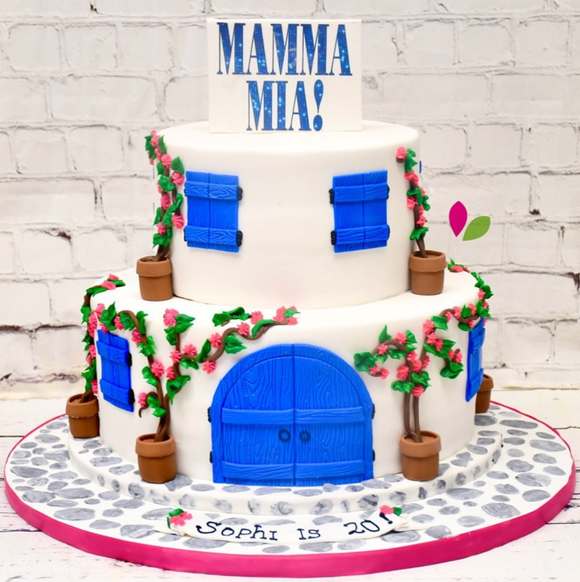 a Mama Mia themed cake