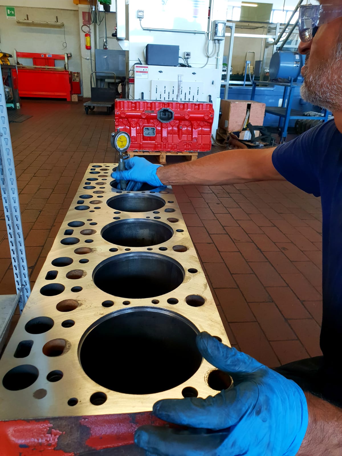 ASSEMBLAGGIO MOTORE MARINO IVECO AIFO 8210