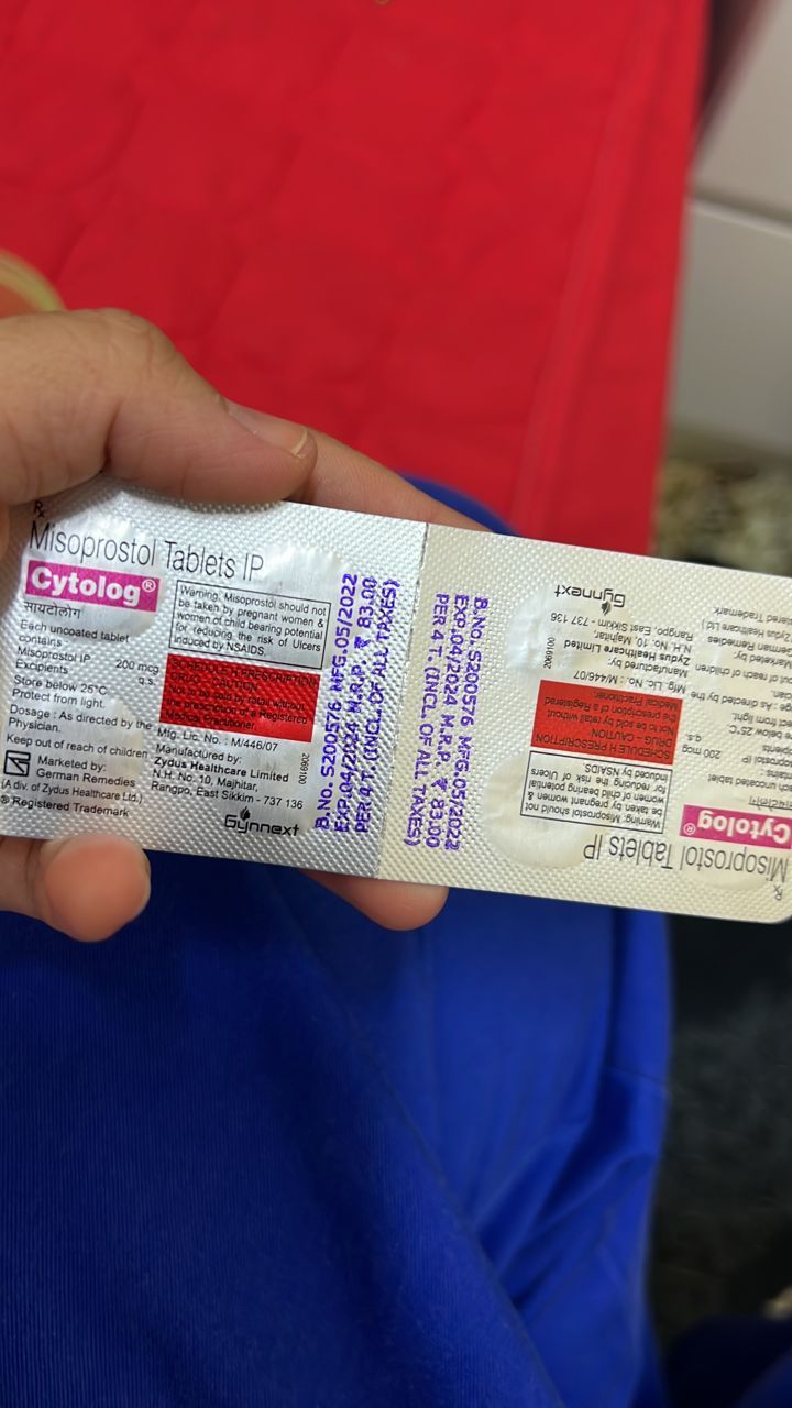 hand holding cytolog 200mcg