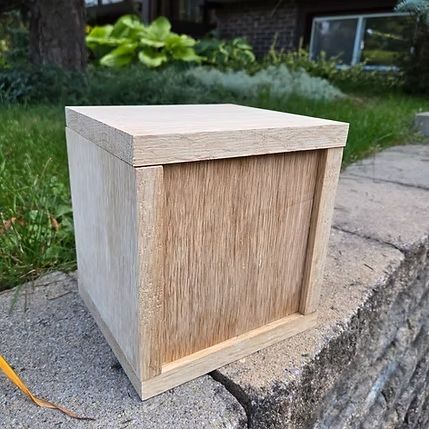 urne funeraire en bios artisanale cube chene blanc