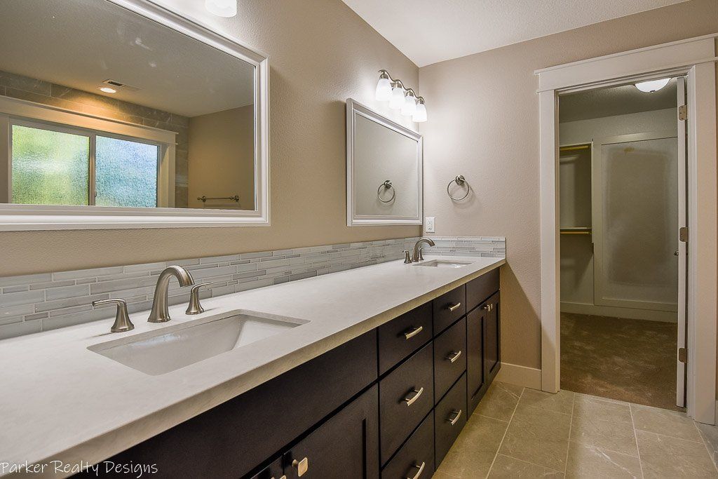 New construction. Large master en-suite bathroom with quartz counters.