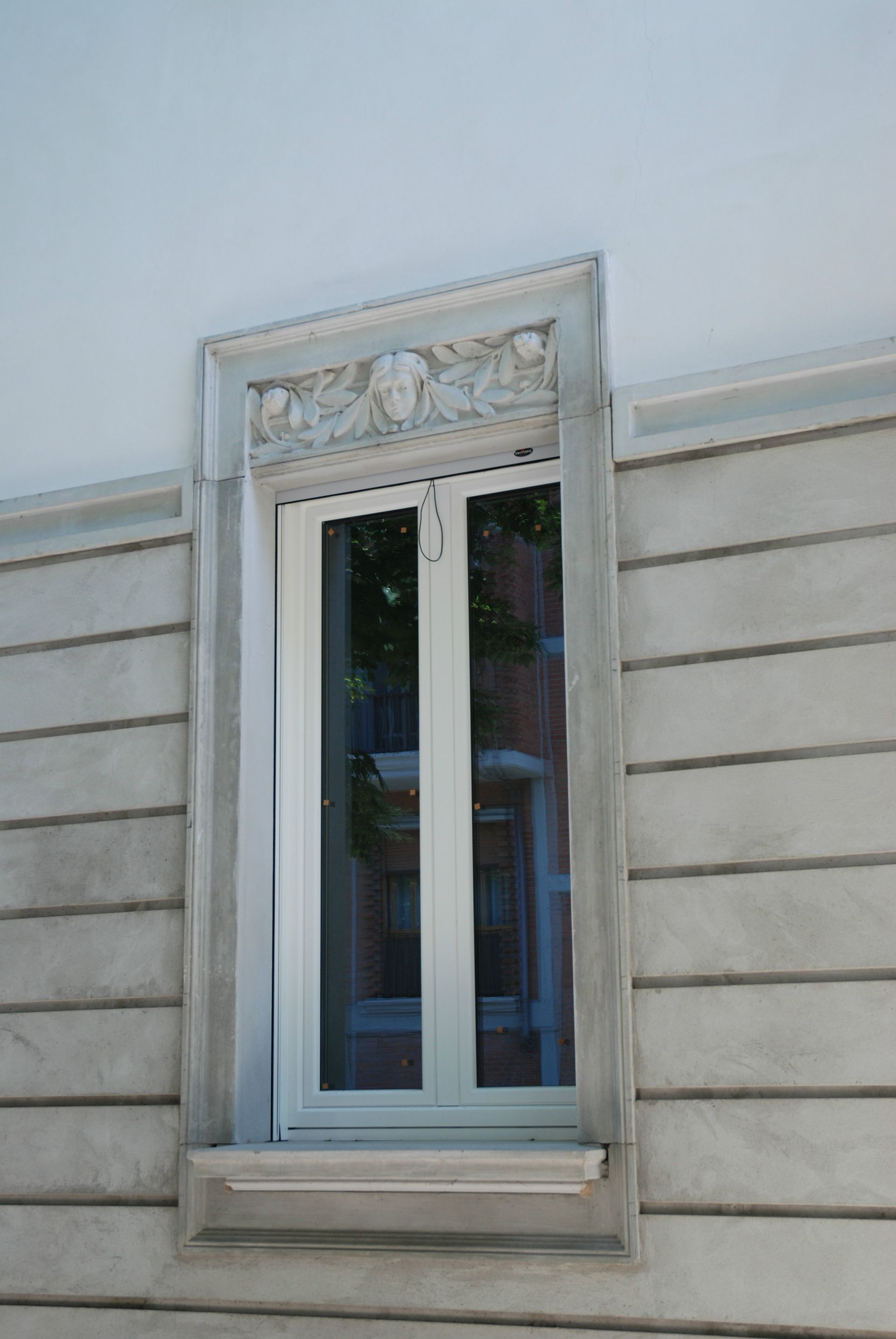 Cornice Modanata su Modello per finestre in c.a. Voghera Villa Privata