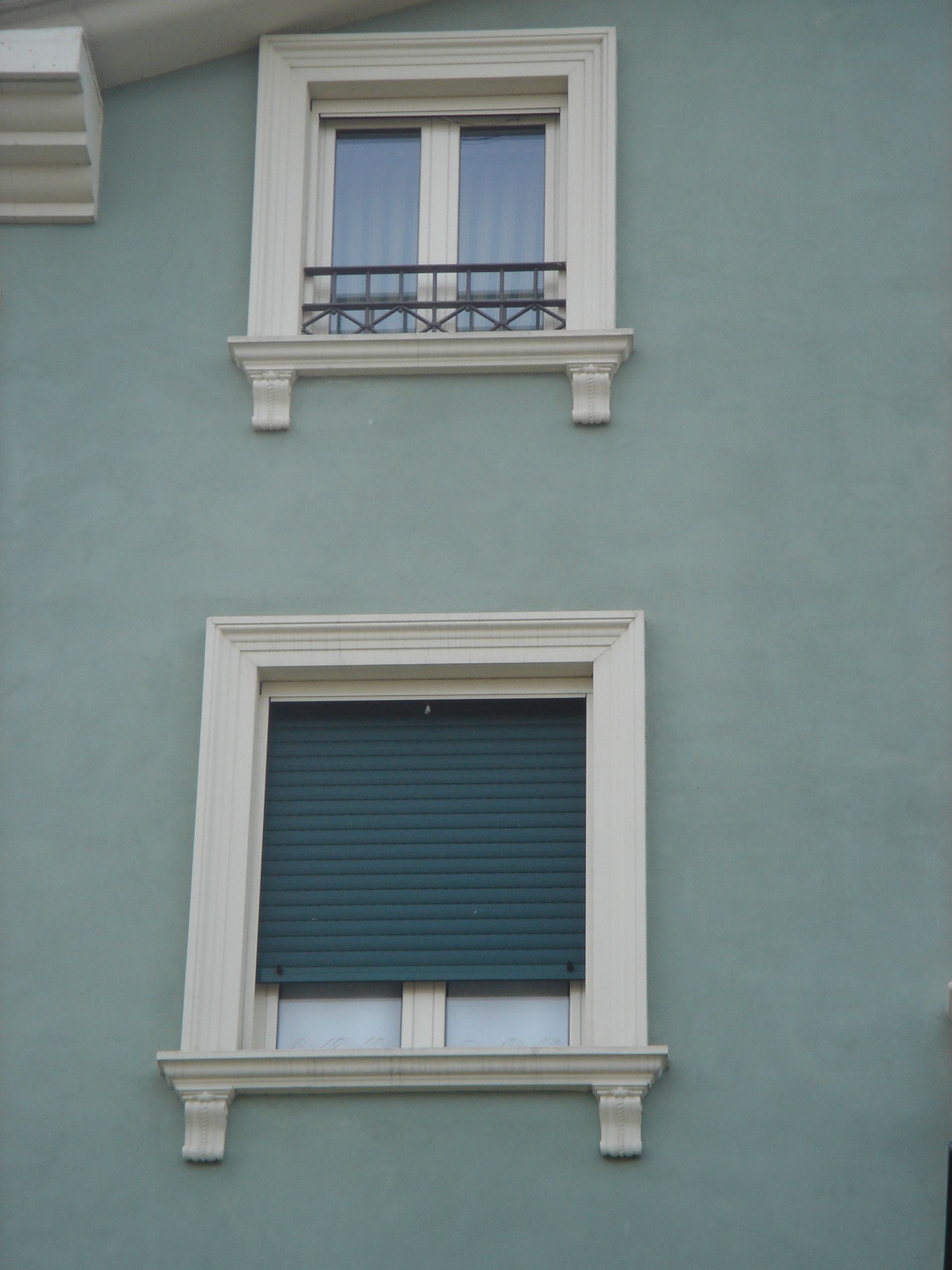 Cornice Modanata per finestre in c.a. zona Casteggio Complesso Residenziale