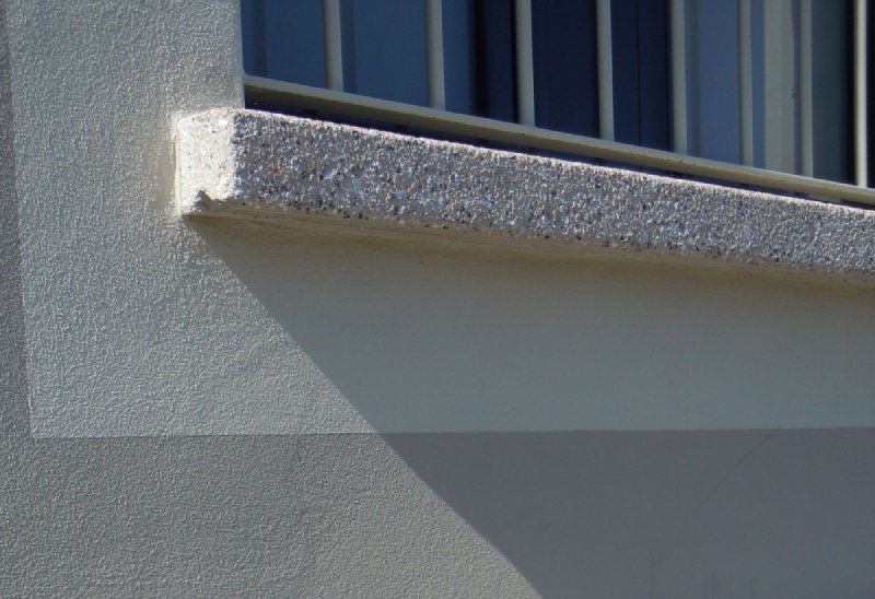 Davanzale in graniglia martellinata Fondazione Don Orione Tortona