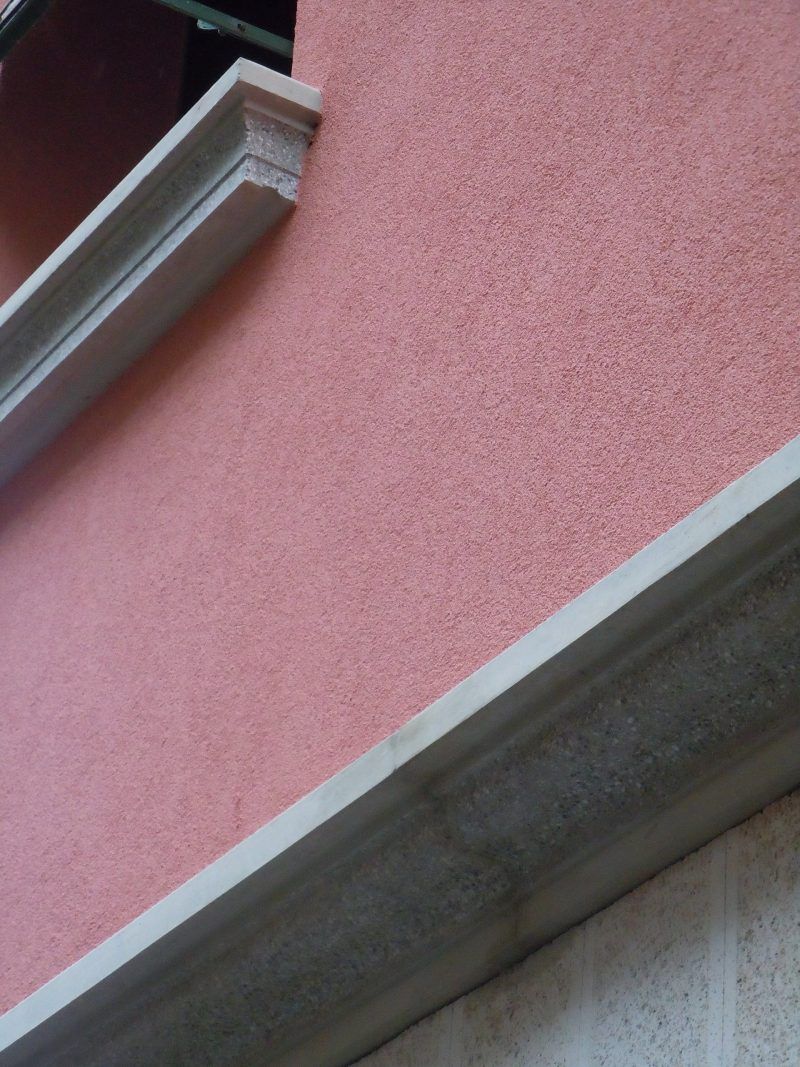 Davanzale in graniglia martellinata zona Alessandria