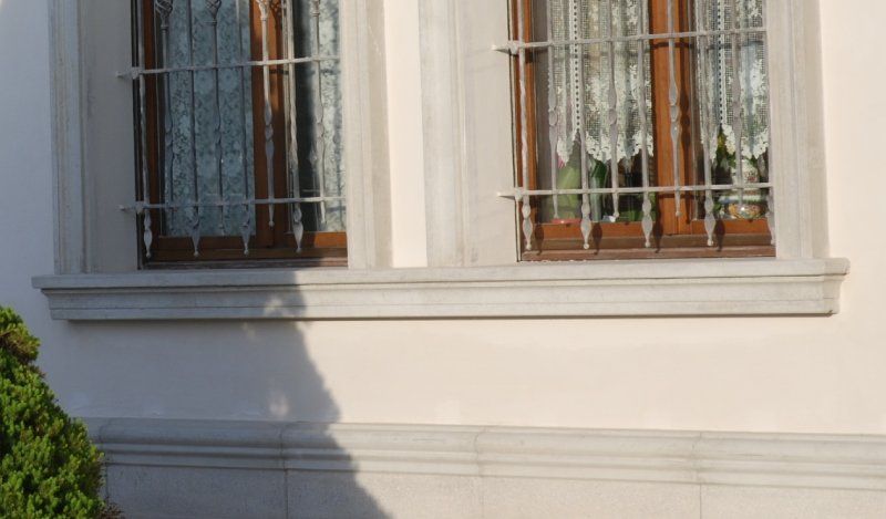 Davanzale in ca -singolo elemento- villa privata zona Asti