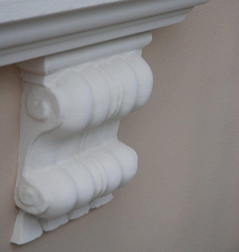 Mensola per davanzale in ca Palazzo Politeama Casale Monferrato