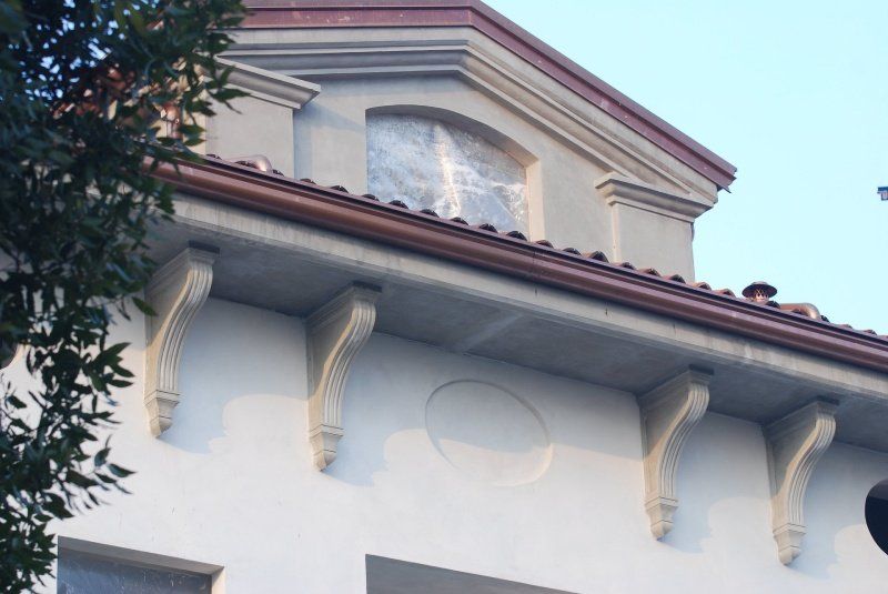 Mensole cornicione su modello zona Valenza