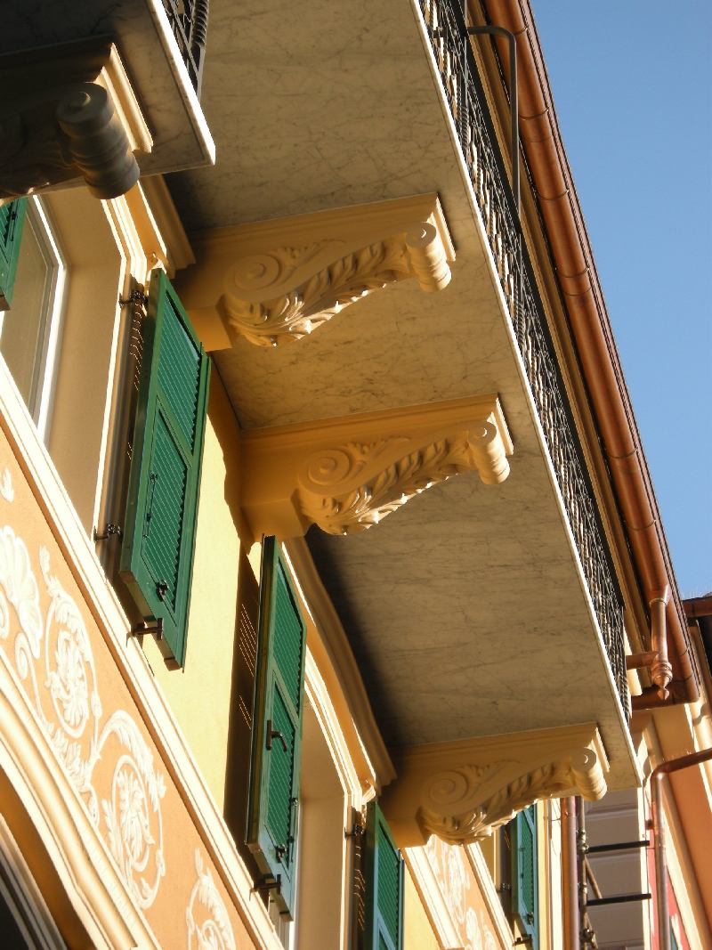 Mensole per balcone tipo voluta palazzo epoca Rapallo