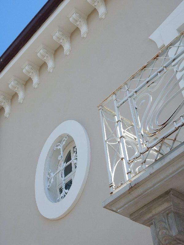 Mensole per conicione tipo villa brignole zona Alessandria