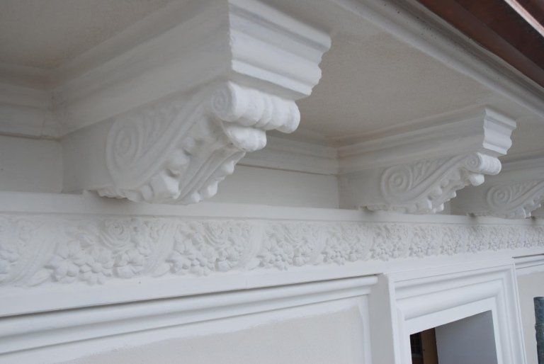 mensola cornicione in cemento Palazzo Politeama Casale Monferrato