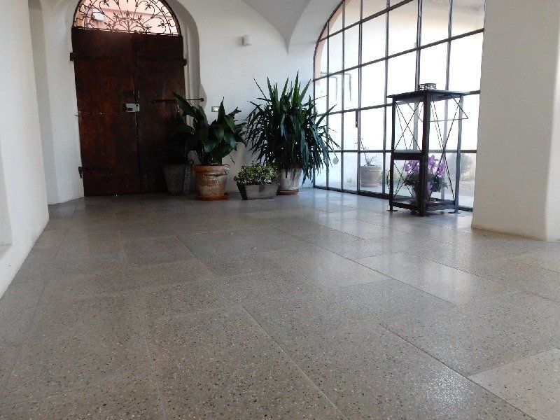 Novi pavimento in graniglia levigata centro storico