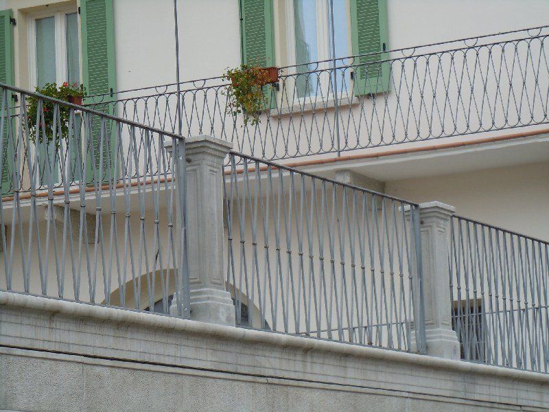 Pilastrino in ca tipo corona zona Soriso