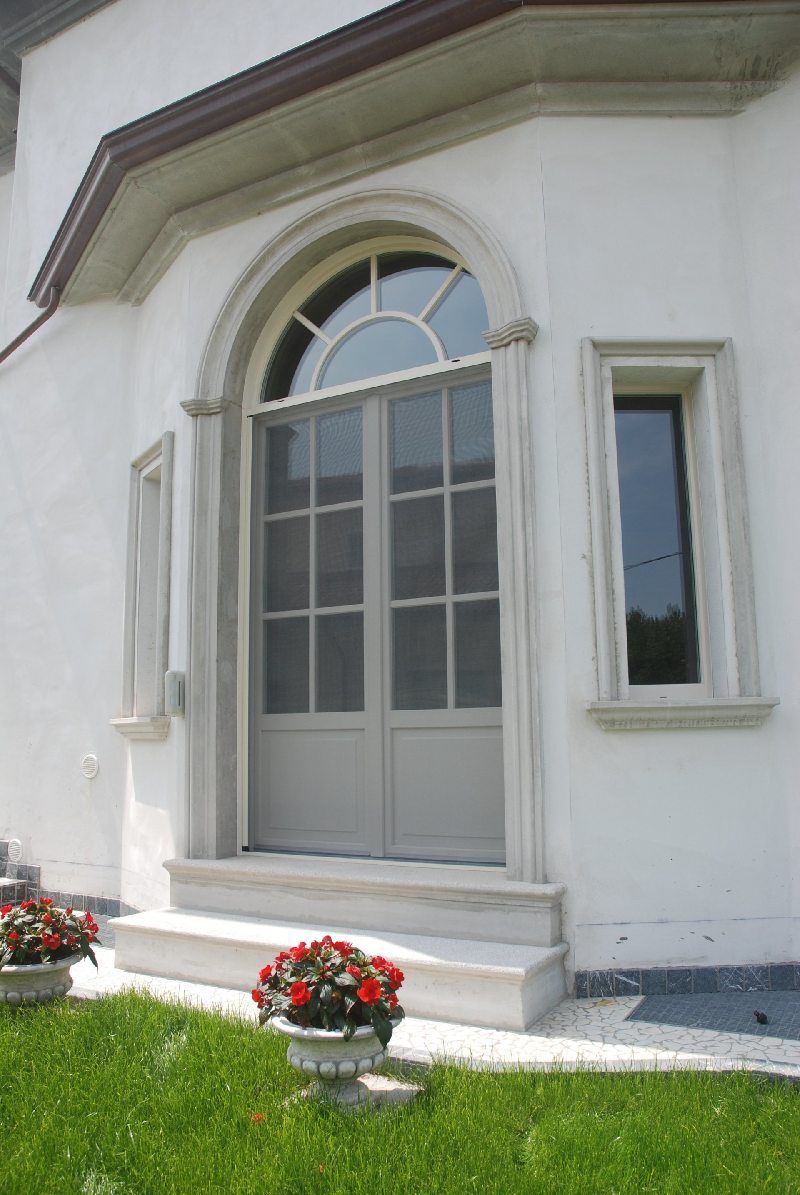 Portale arcato in ca villa zona Vigevano