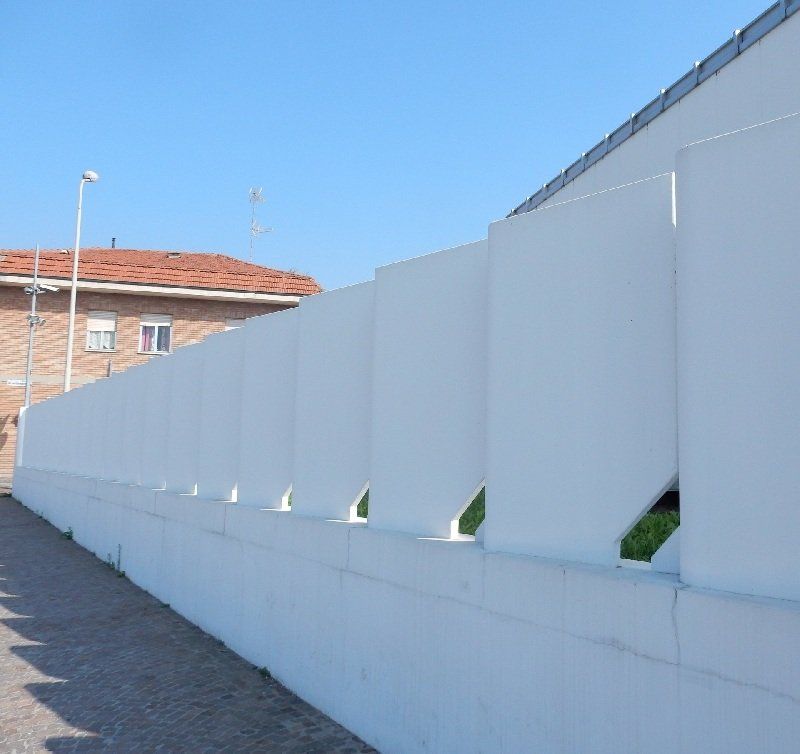Recinzione tipo gardella in cemento bianco Valenza