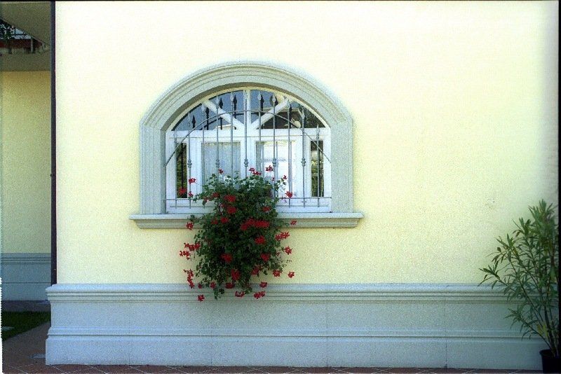 Zoccolo in cemento - villa privata Novi Ligure