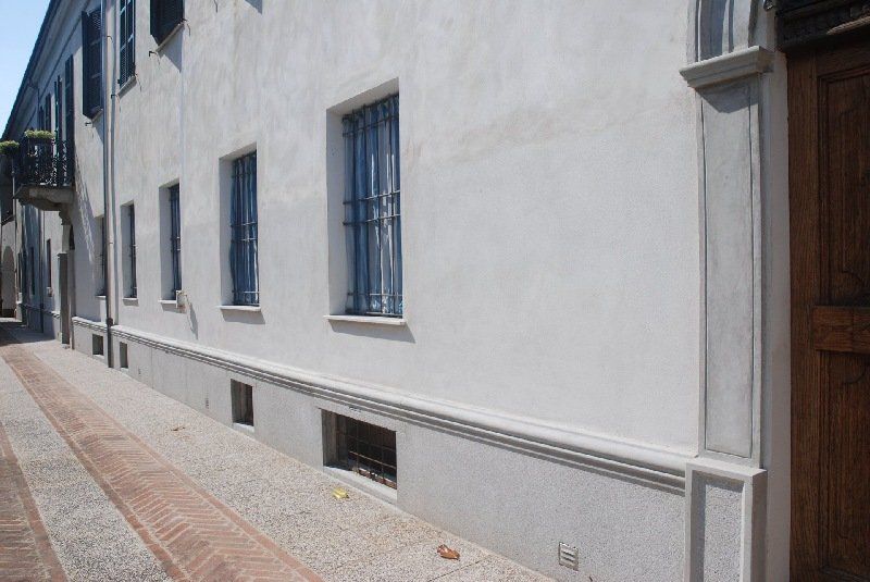 Zoccolo in graniglia martellinata - zona Asti