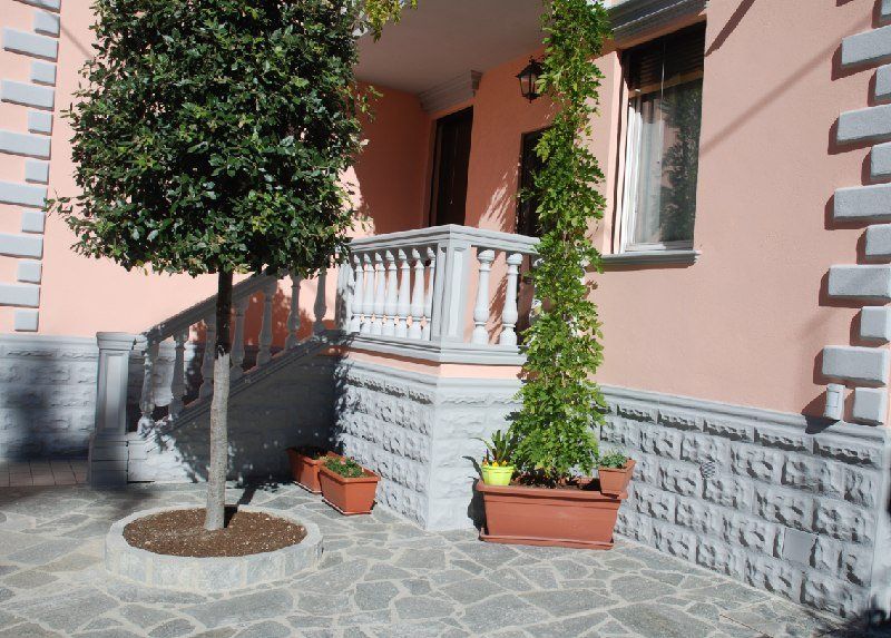 Zoccolo in cemento su modello zona Casale Monferrato