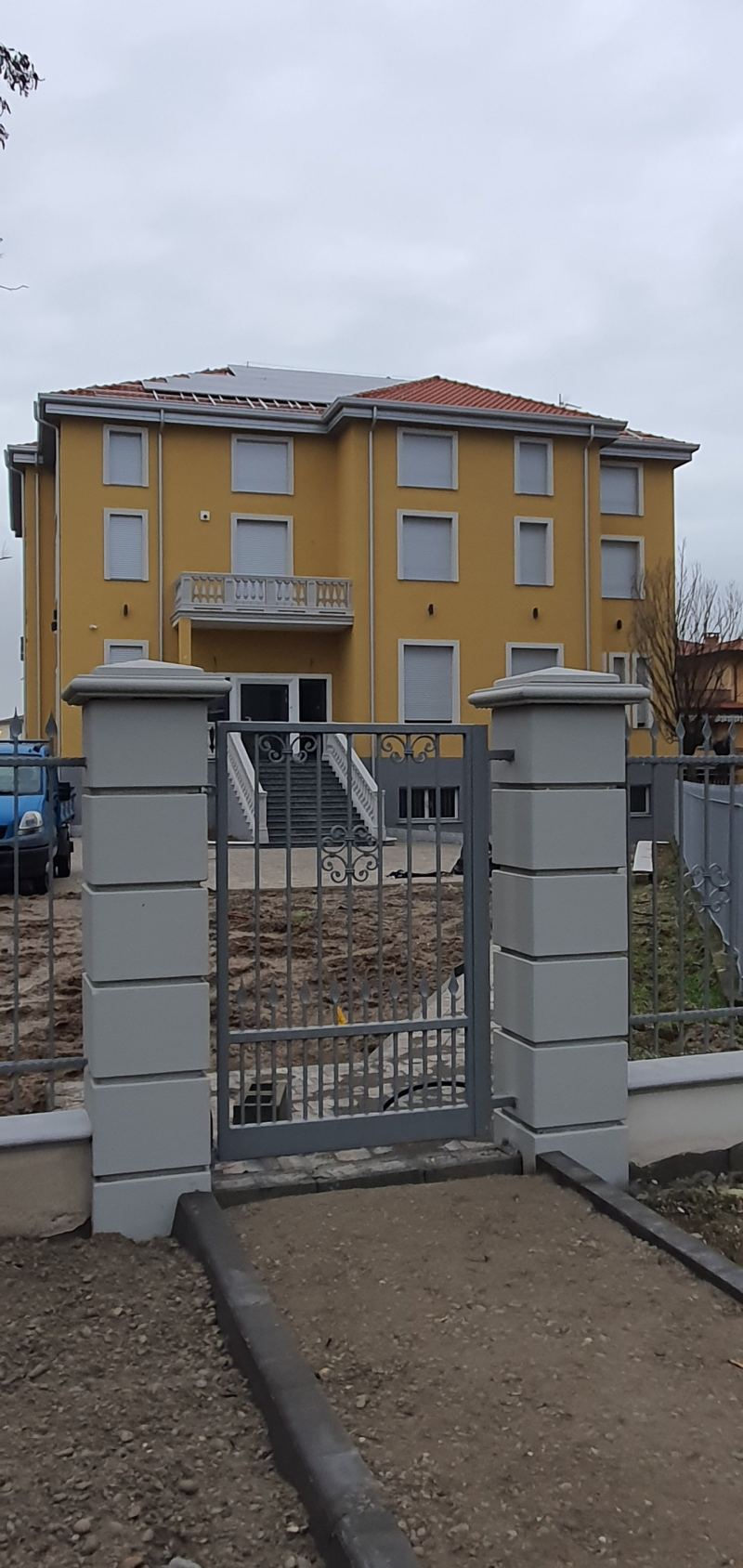 Ingresso casa di cura zona Pavia